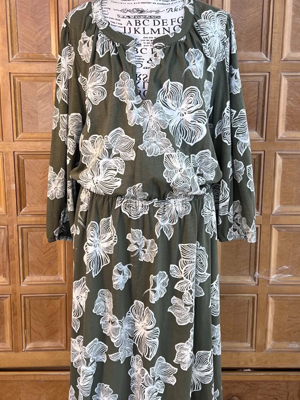 Lane Bryant Green and Cream Floral Knee Length Dress 100% Cotton, 22/24 Plus